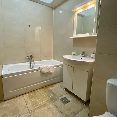 Tanya Summerland Apartment