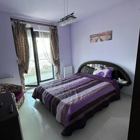 Tanya Summerland Apartment Mamaia