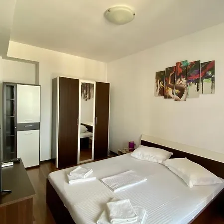 Tanya Summerland Apartment